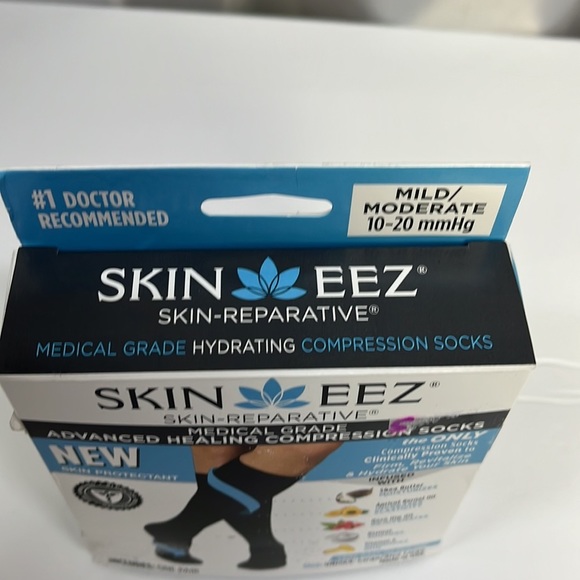 SKIN ZEEZ®
SKIN-REPARATIVE®
MEDICAL GRADE HYDRATING COMPRESSION SOCKS - Picture 5 of 5